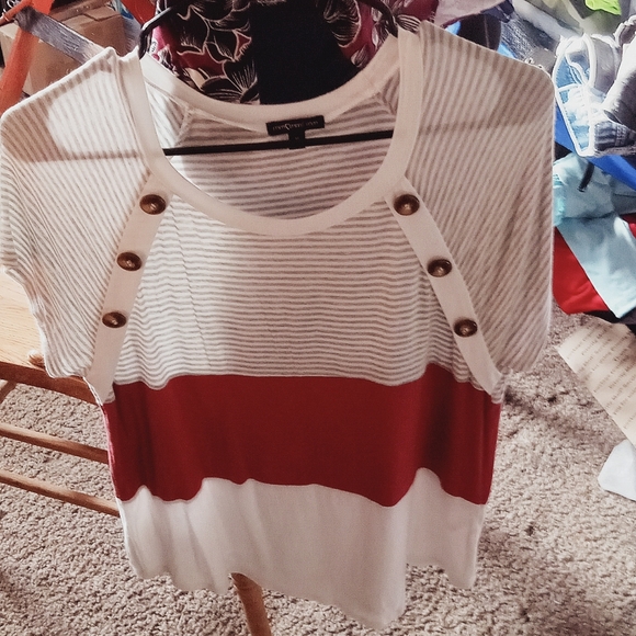 Women's top - Picture 2 of 3